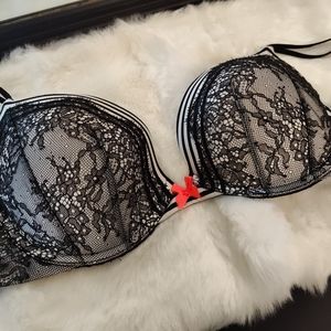 Victoria's secret push up bra 32DD